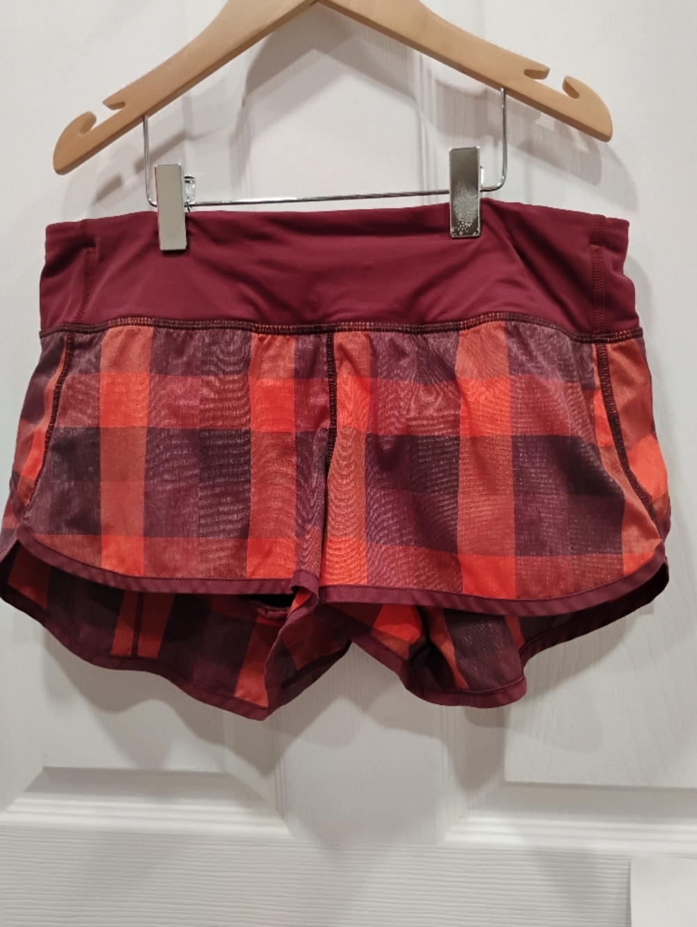 ✨Lululemon  Hotty Hot Shorts